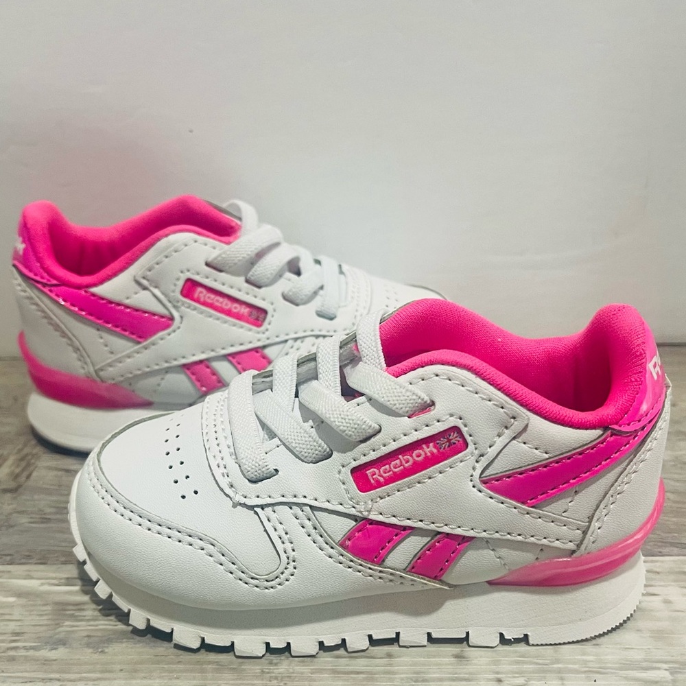 Reebok Classic Leather Pink and White Infants Light-Up  (Size: 5 and 6.5)